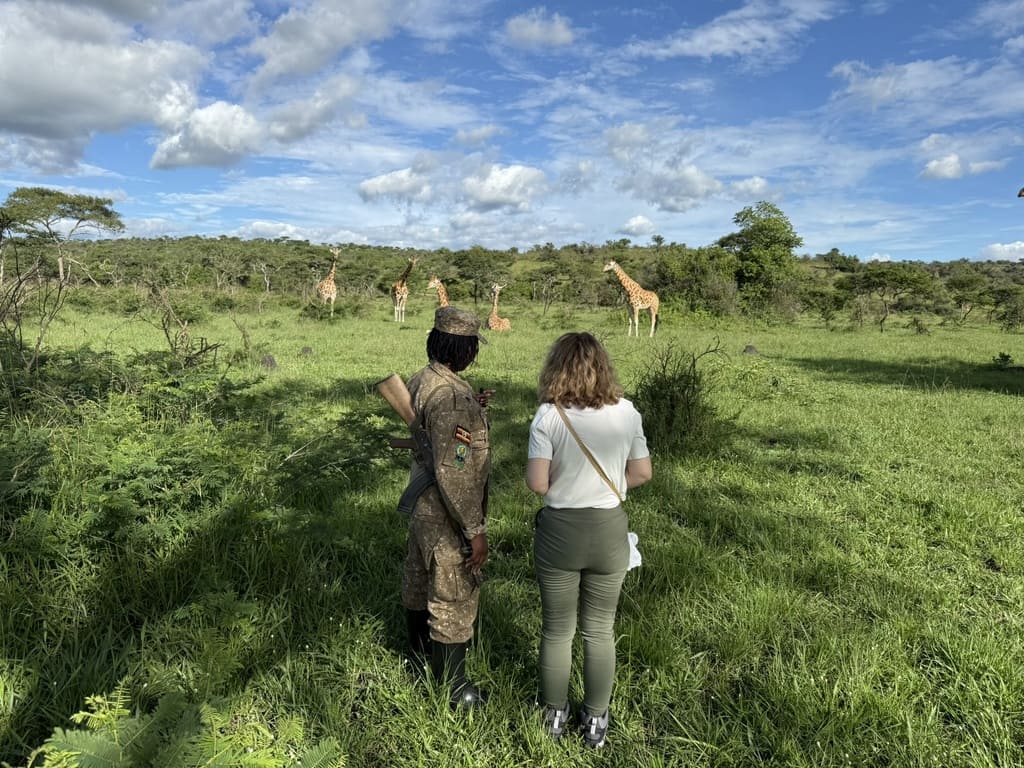 Safari-a-pie-lake-mburo-uganda-bahary-travels